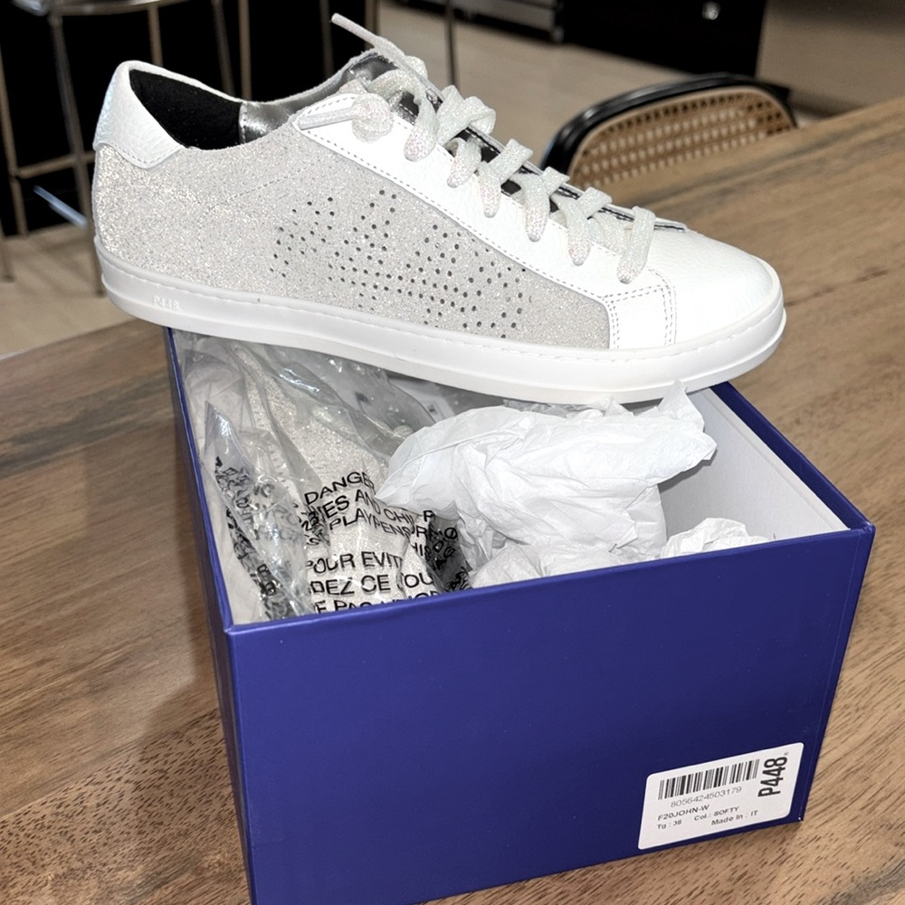P448 shoes. NEW IN BOX. Never worn. Size 38. Made in Italy